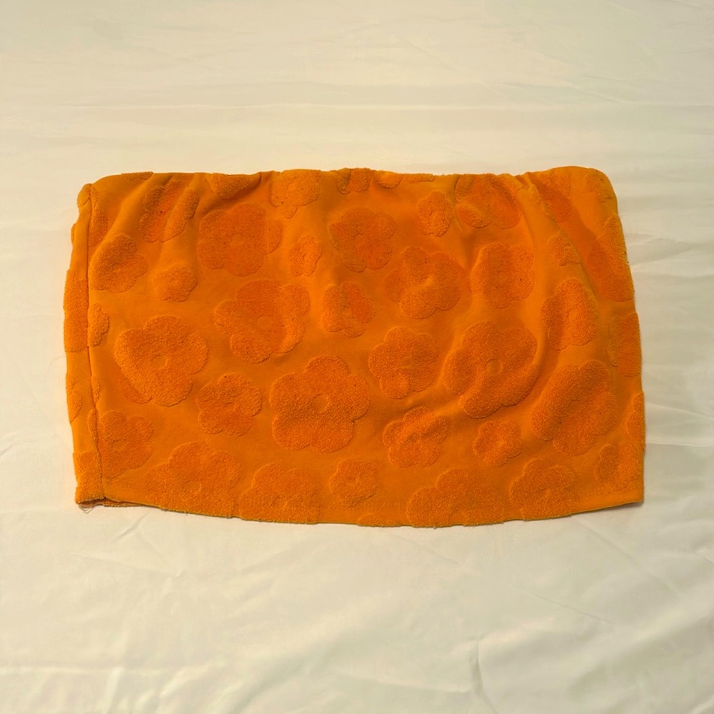 Orange strapless shirt 🧡🍊